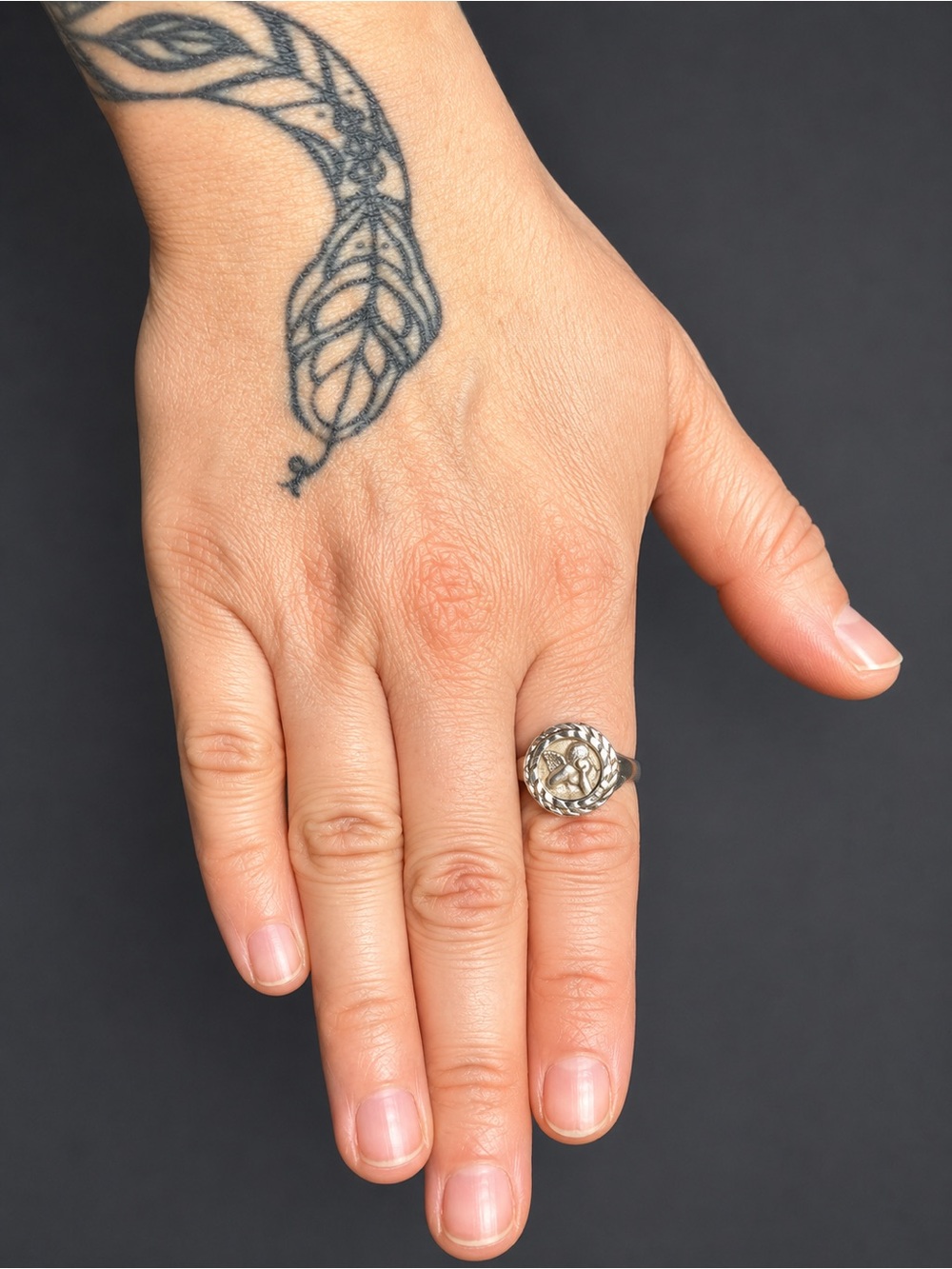 925 Sterling Silver Cherub Angel Medallion Ring Size 8 Vintage Style